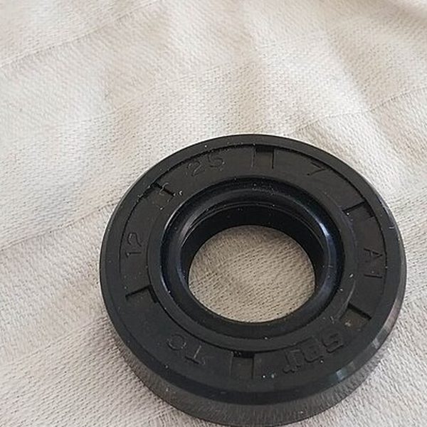 Retenedor de aceite TC 12×25×7 mm doble labio